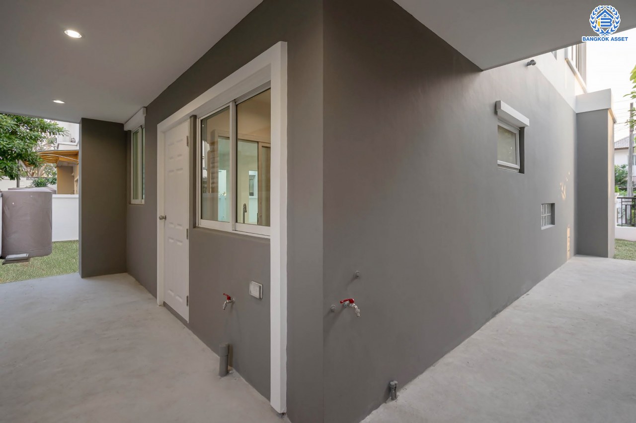 บ้านมือสองตกแต่งใหม่ โครงการ บางกอกบูเลอวาร์ด ราชพฤกษ์-พระราม5 เนื้อที่ 56 ตร.ว. บนสังคมคุณภาพ SC Asset* ฟังก์ชันพร้อม 3 ห้องนอน 3 ห้องน้ำ จอดรถได้ 2 คัน บนทำเลติดถนนราชพฤกษ์ ใกล้วงเวียนพระรามห้า, ทางด่วนศรีรัช และเพียง 10 ถึงรถไฟฟ้า "สถานีบางรักใหญ่"